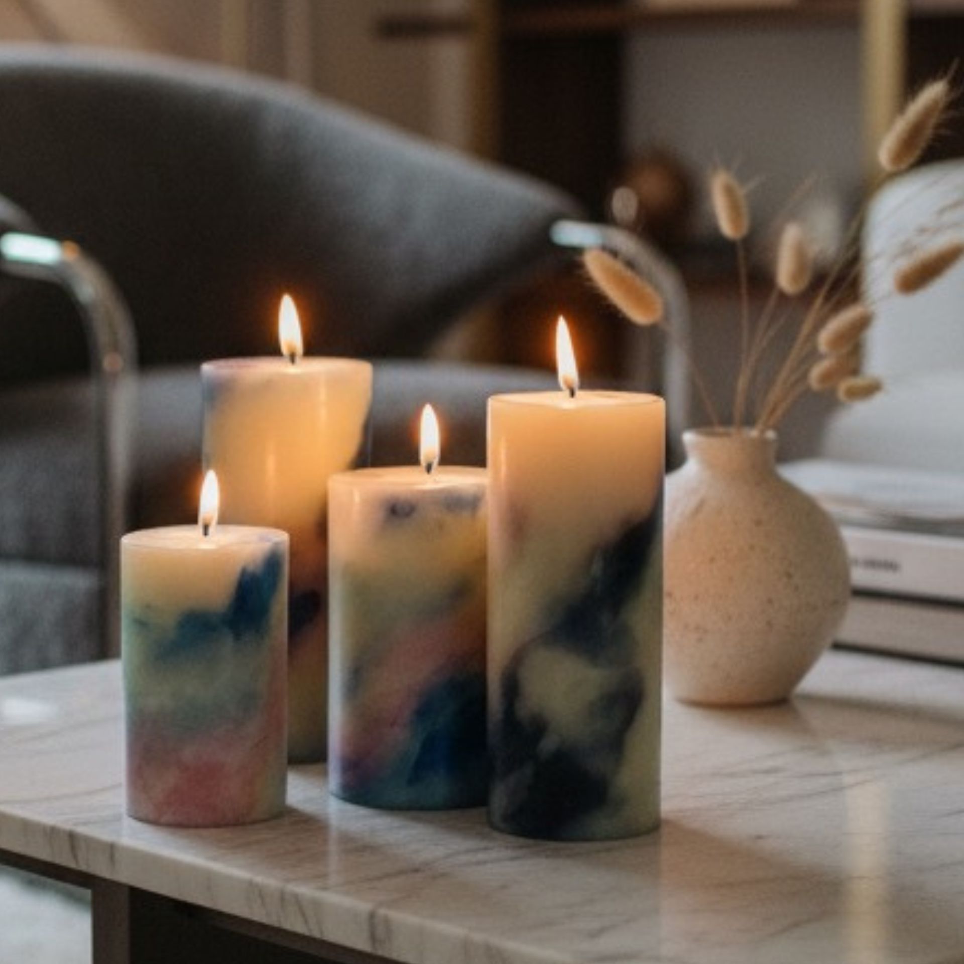 Marmor Kerze «Zürichs blaue Stunde» | Bienenwachs Zylinder, handgeknetet